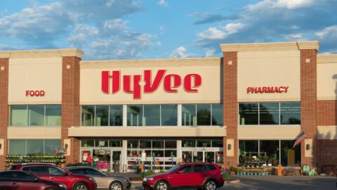 Hy-Vee has rolled out digital shelf tags and online post-purchase offers to elevate the omnichannel grocery shopping experience.